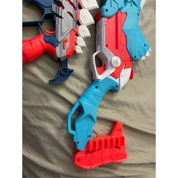 NERF Dino-Clash Pack DinoSquad Tricera-Blast Stegosmash Dart Blaster Set - Picture 7 of 7